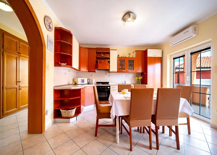 Kastell-2 By Interhome Appartamento